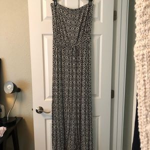 Black and white maxi dress size large